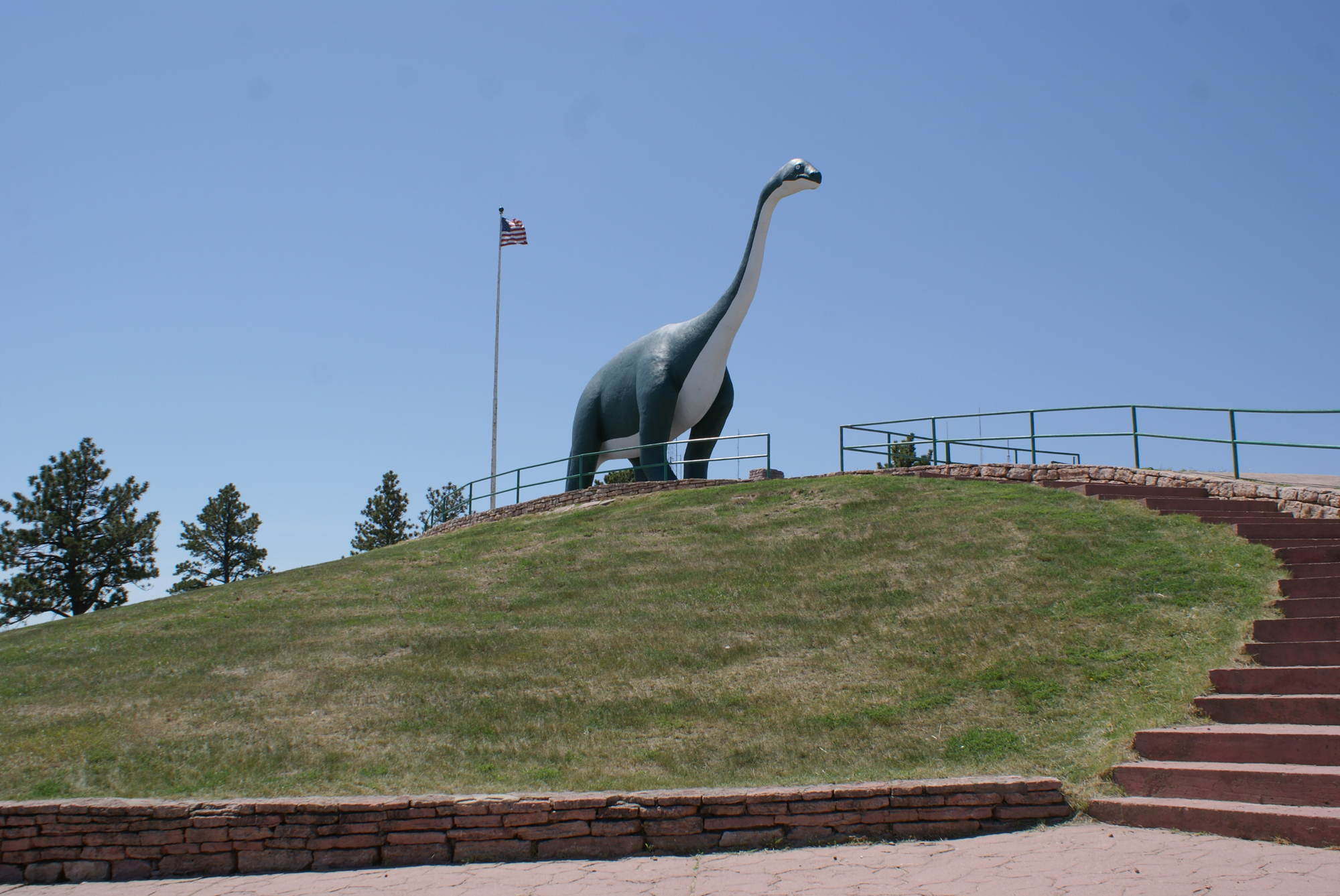 bronto_on_the_hill2